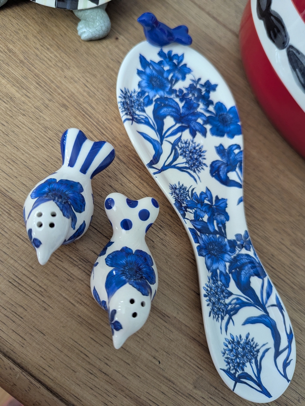 Mackenzie-Childs Royal English Garden Spoon rest.